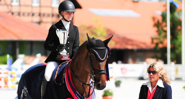 Tatiana Dzavik (CAN) & Quel Cadans Z