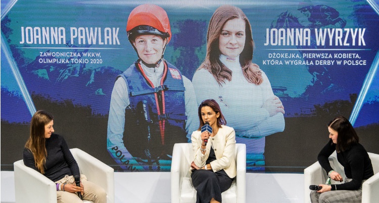 Od lewej: Joanna Pawlak, Annamaria Sobierajska i Joanna Wyrzyk, fot. Marta Flatow/mat. prasowe