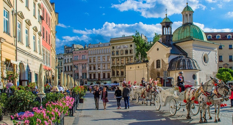 Dorożki w Krakowie, fot. Roman Polyanyk/pixabay.com
