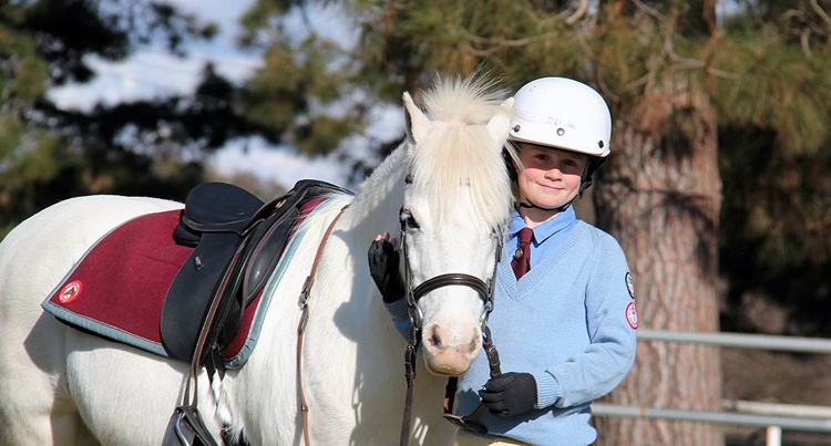 Poradnik: Jak zorganizować zajęcia jeździeckie dla dzieci main